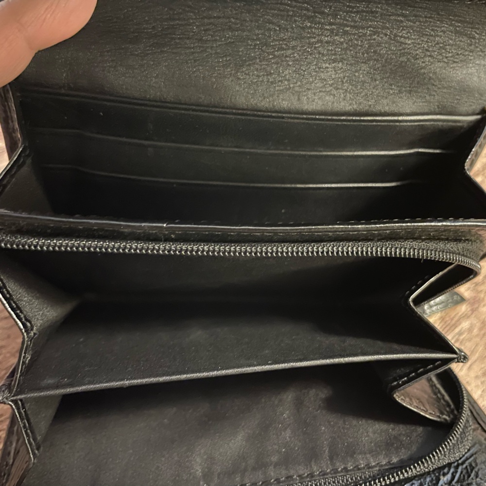 COACH - EUC snap/zippered wallet, charcoal grey monogram w/patent leather trim! - Picture 6 of 8